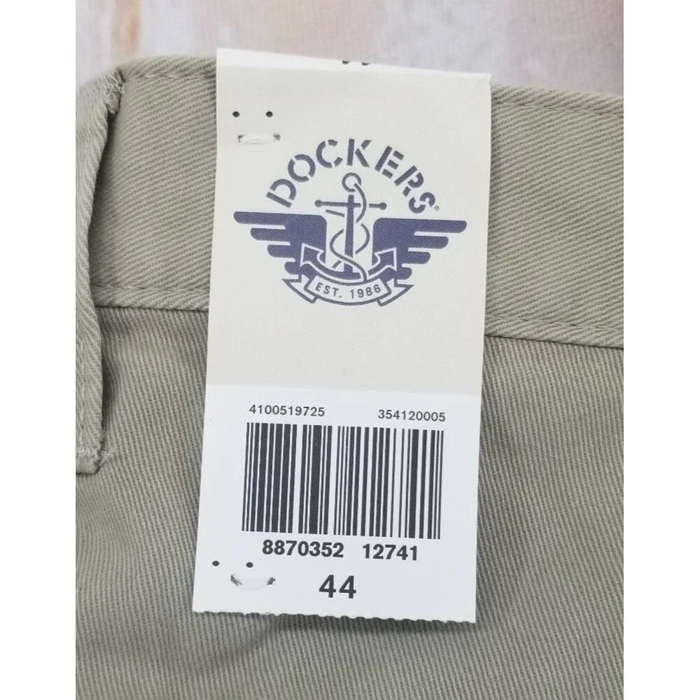 NWT Dockers Perfect Short Classic Fit Sand Dune Khaki Men's 44W x 10.5L